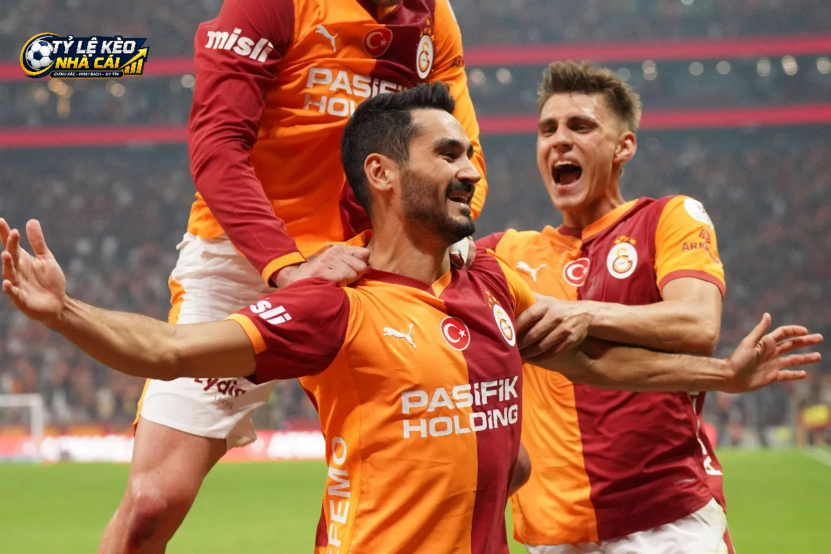 Galatasaray chủ động gây sức ép tại RAMS Park